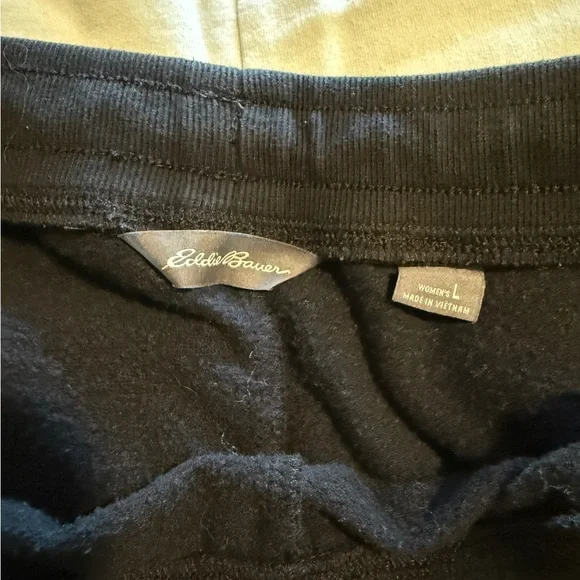 Eddie Bauer Cozy Camp Fleece Shorts *2 piece lot* Women’s L - Picture 3 of 3